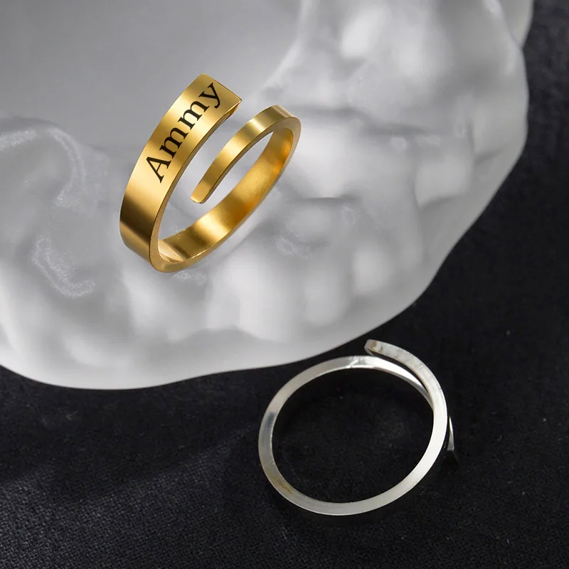 Anello a spirale in colore argento o oro, con incisione personalizzata