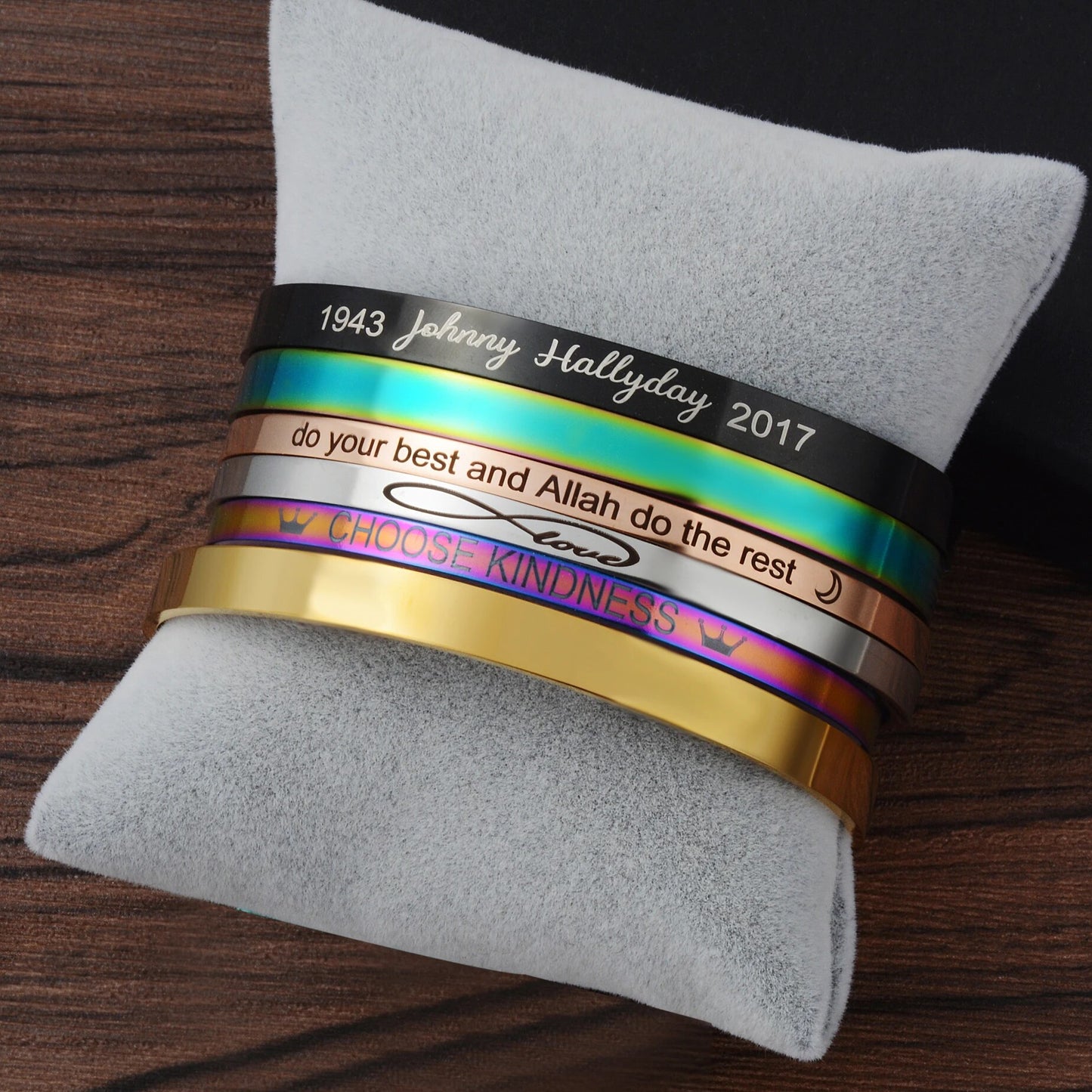 bracciale cuff rigido in diverse colorazioni con incisione personalizzata come vuoi tu