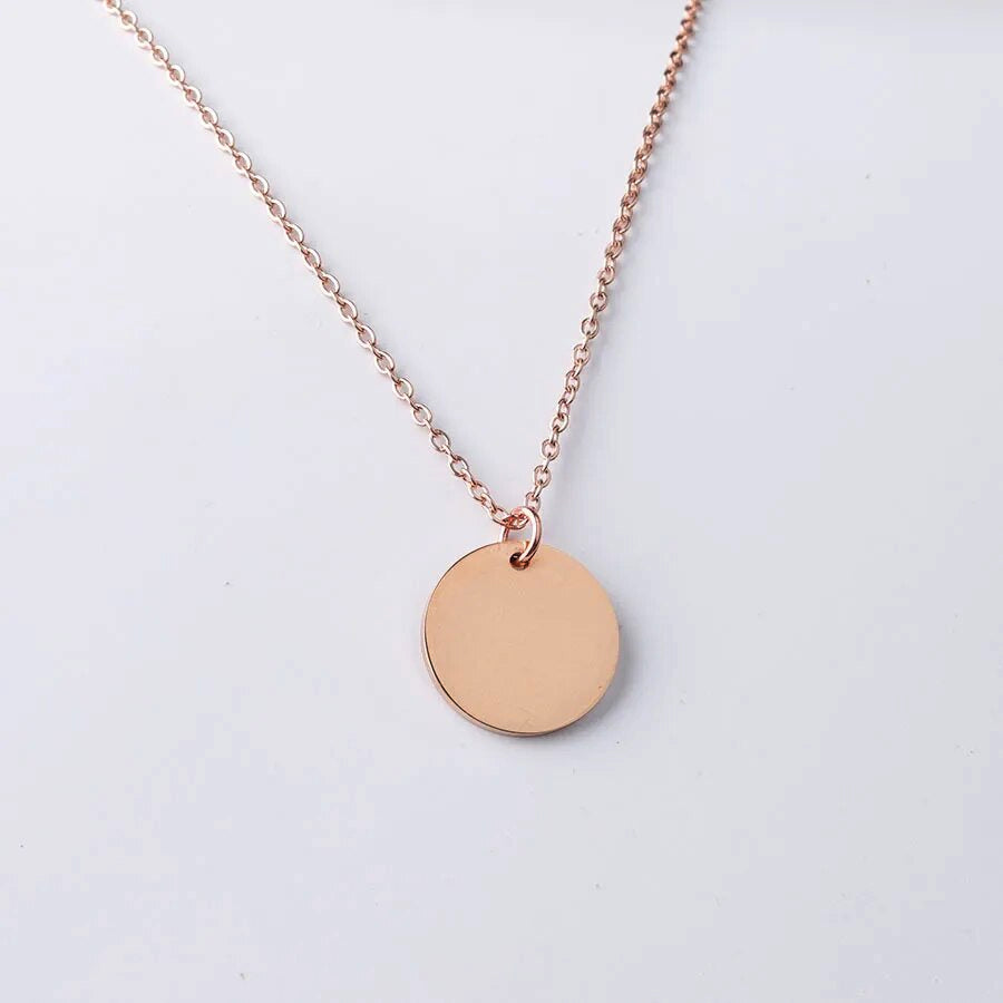 Collana coin in colore oro rosa, da personalizzare e rendere unica. Portala sempre al collo