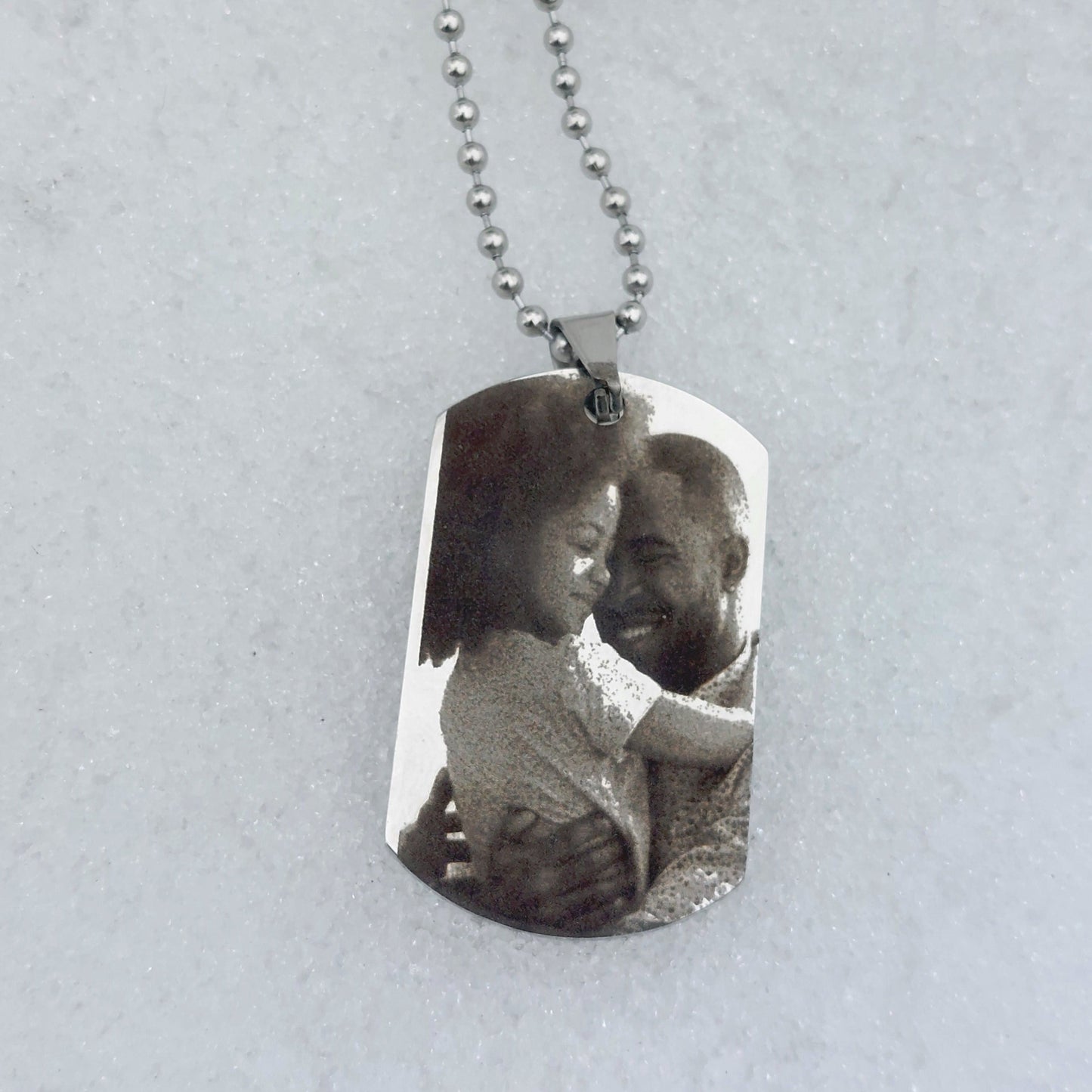 Collana militare incisa con foto ricordo, finitura argento, da regalare per rivivere ricordi speciali
